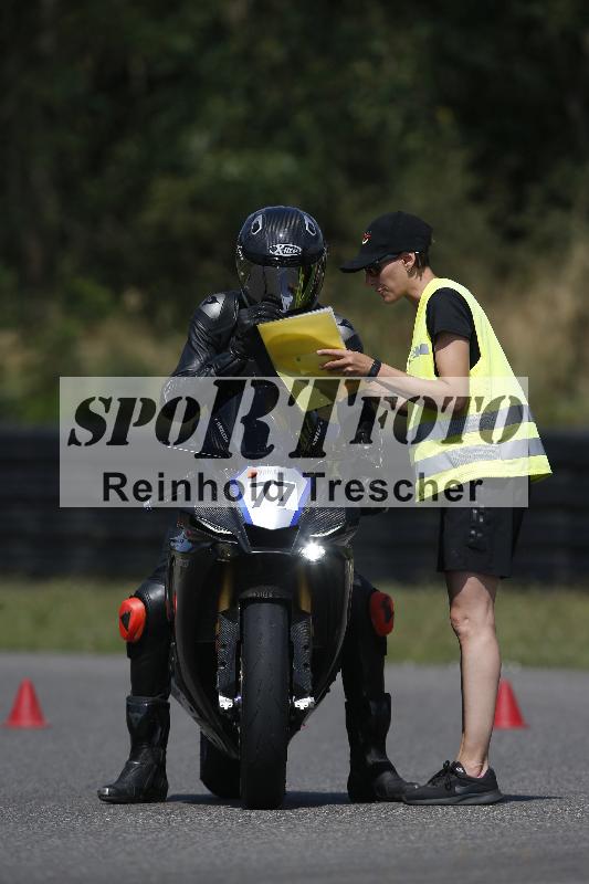 Archiv-2023/45 19.07.2023 Cornu Master School ADR/rouge-rot/77